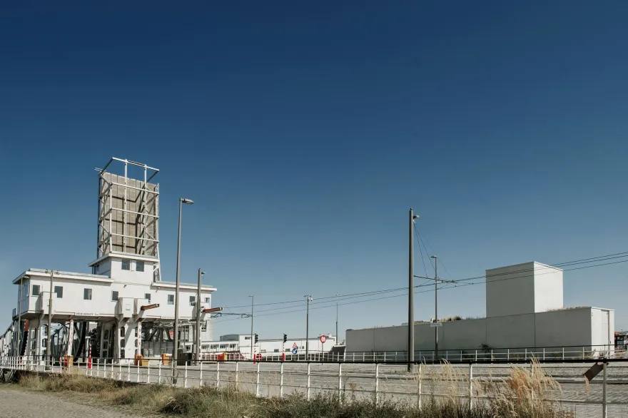 墨西哥大桥控制站丨比利时安特卫普丨An Schoenmaekers-36