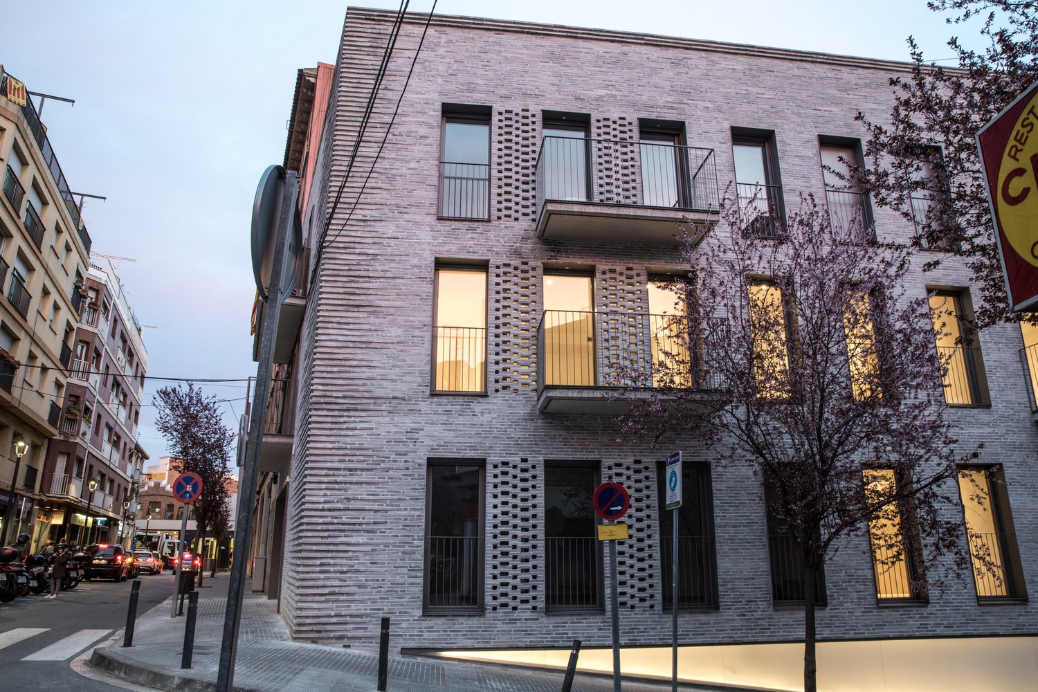 历史韵律中的现代居住空间——Avinguda Catalunya 11 住宅设计-27