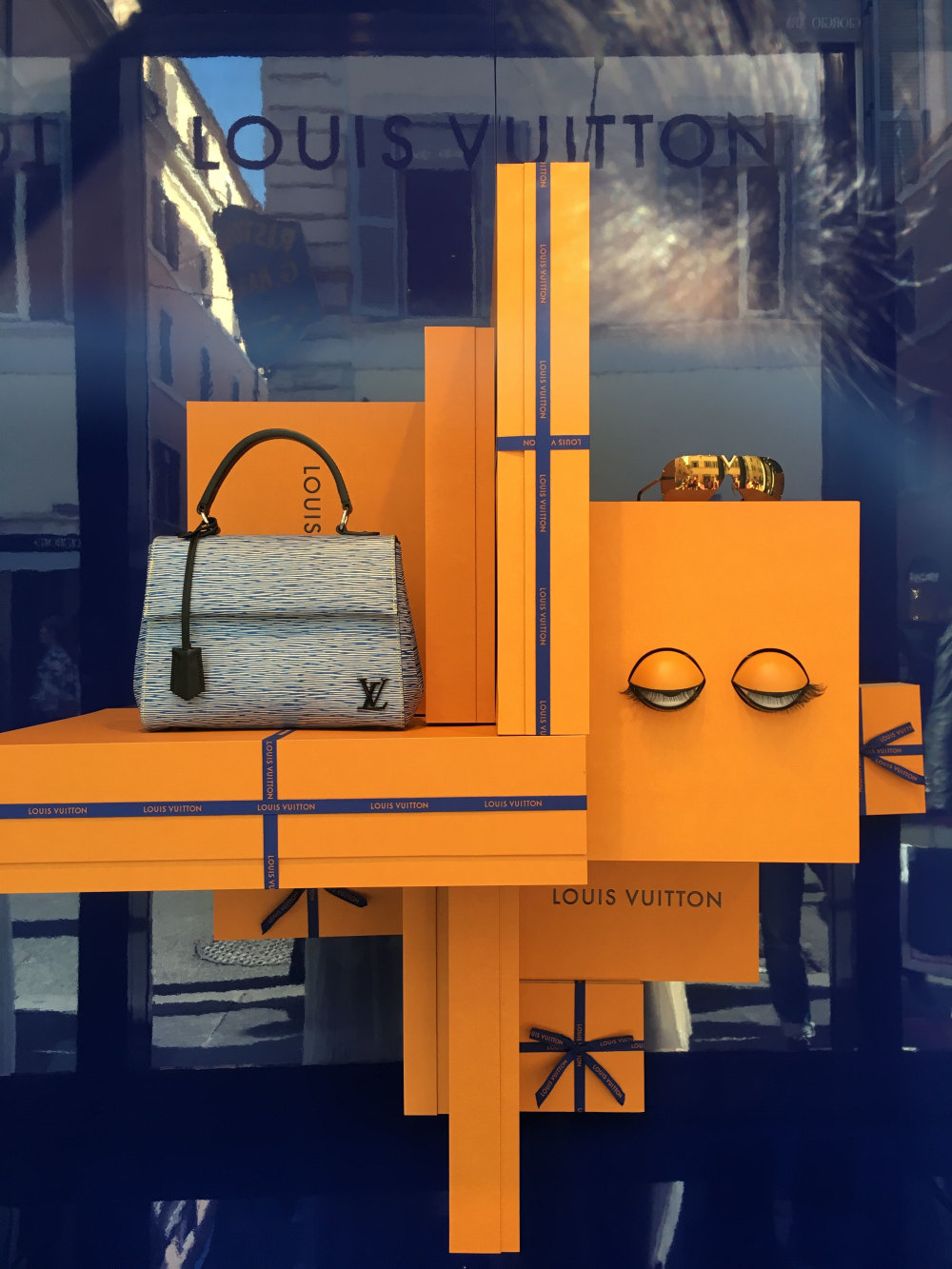 欧洲街头创意橱窗-10