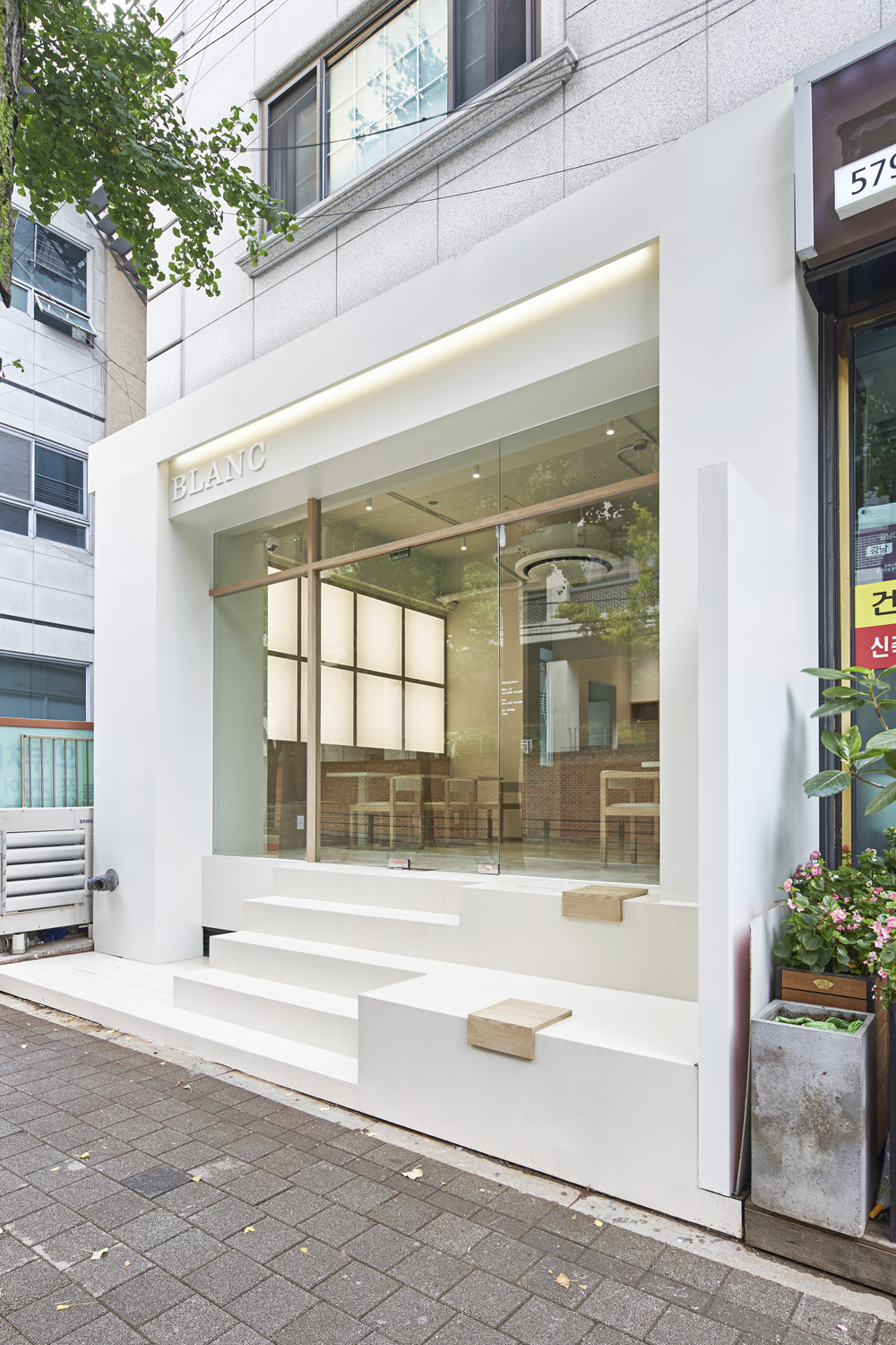 首尔 15 坪现代风格咖啡厅设计-3