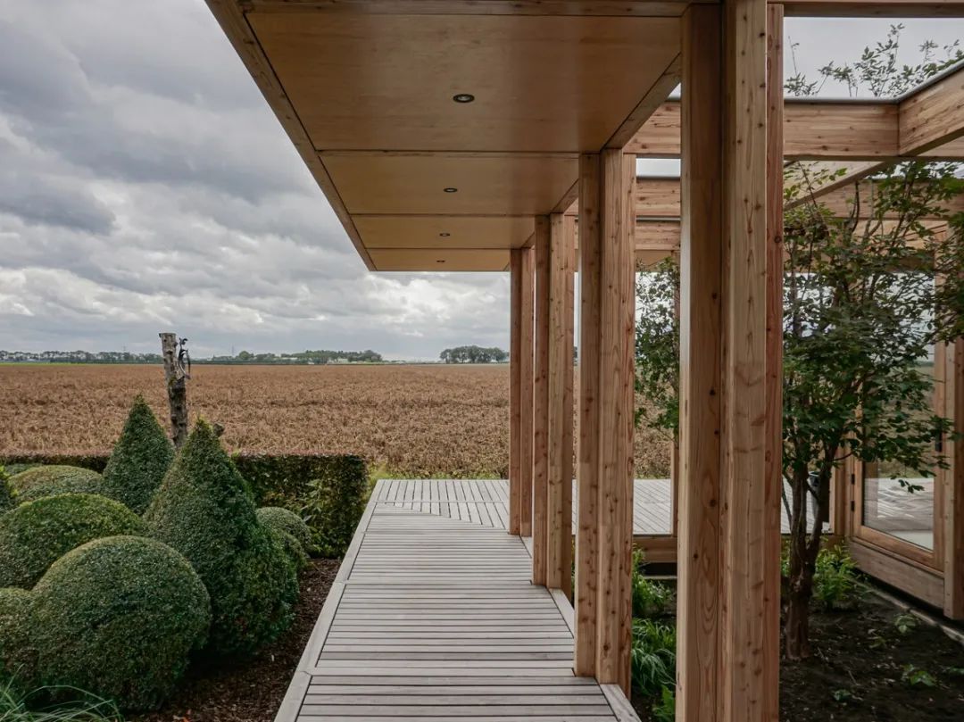 54 平米花园小屋，模块化设计实现室内外融合-12