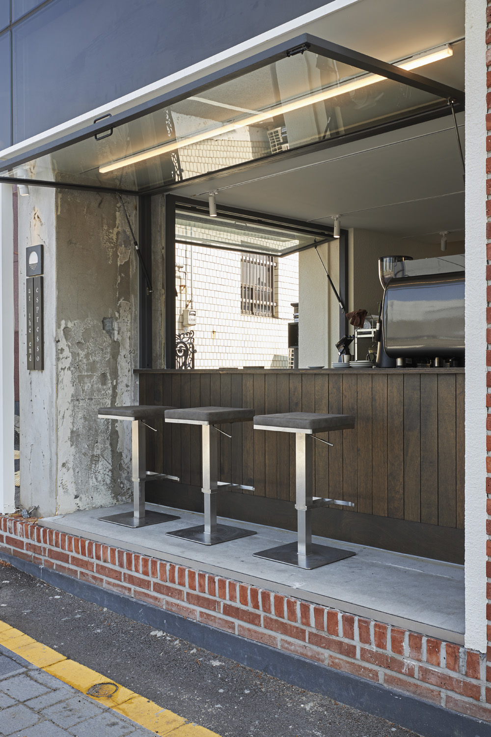 20 平米的现代简约咖啡厅设计-22