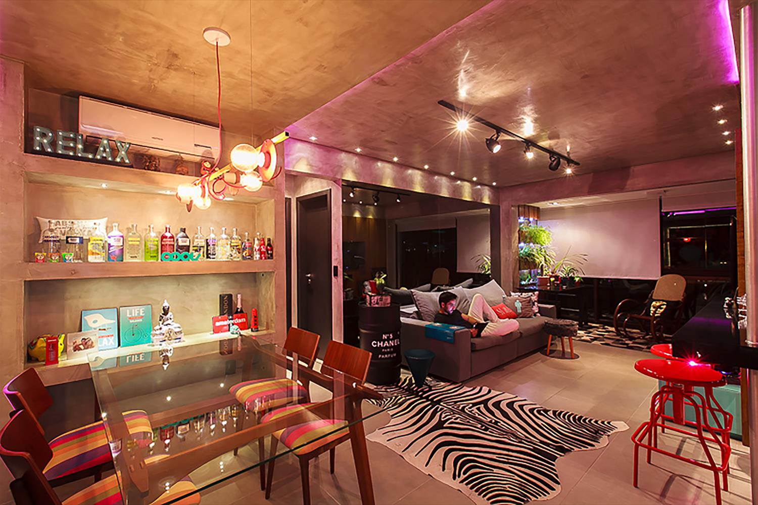 巴西建筑师公寓 | 工业风与自然元素的完美融合-9