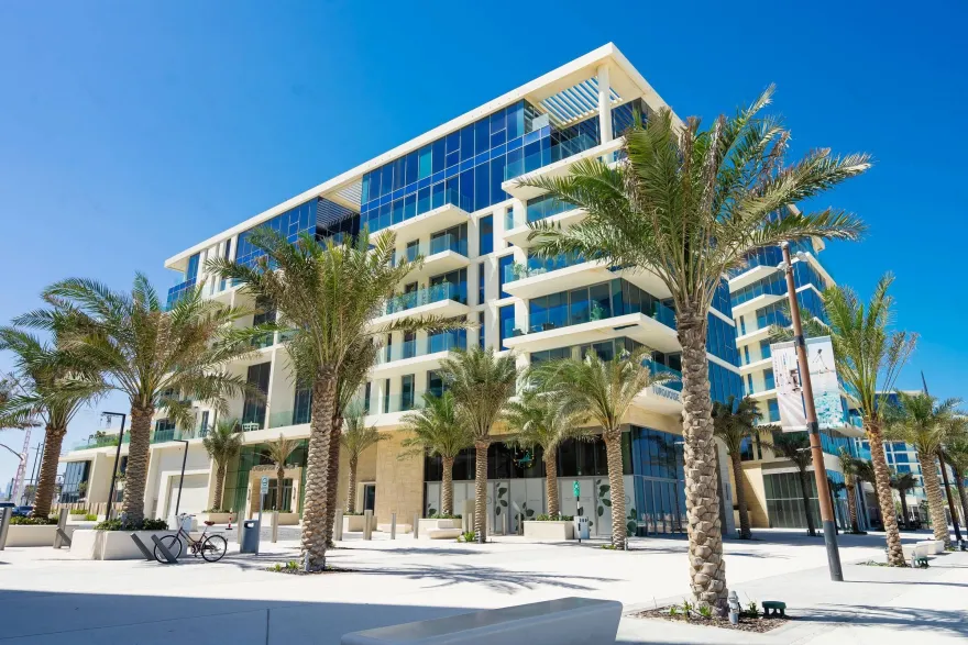 阿布扎比萨迪亚特岛文化区"Mamsha Al Saadiyat"住宅综合体设计-15