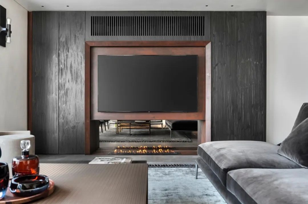 特拉维夫顶层住宅,黑白色调的时尚空间-14