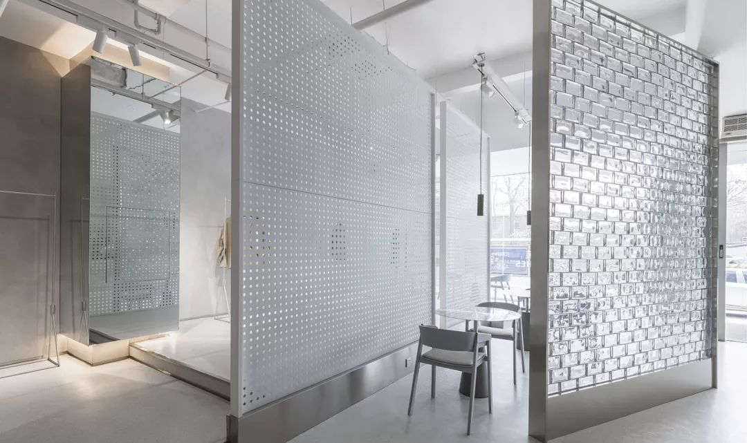 260㎡水泥灰＋玻璃砖打造的买手店 末染装饰设计-5