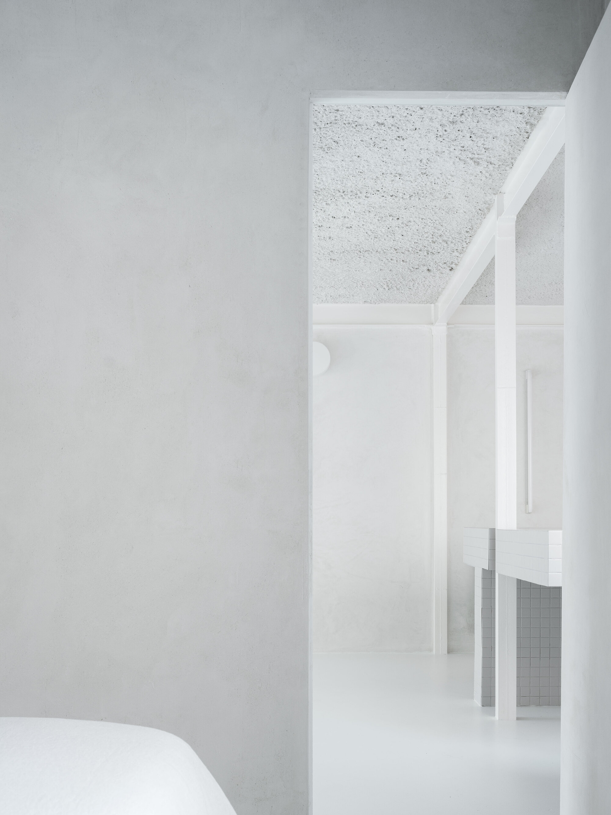 里约之家丨西班牙马德里丨HANGHAR-13