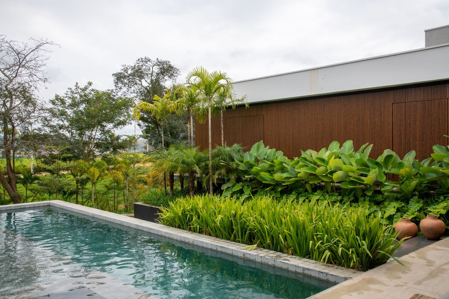 兄弟情深的个性化混凝土夏屋丨Mateus Monteiro-38