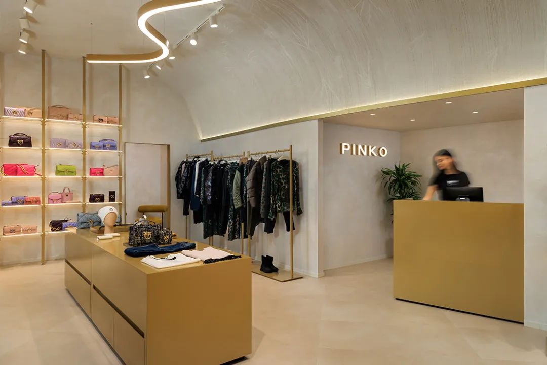 PINKO 店铺设计丨阿尔巴尼亚地拉那丨Arredim.al-7