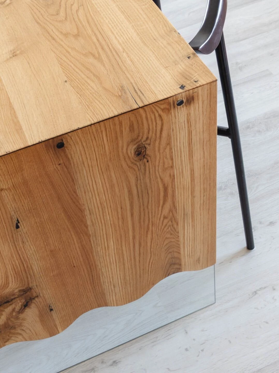 逃离现实的黑色厨房·Rozë 公寓丨普里什蒂纳-19