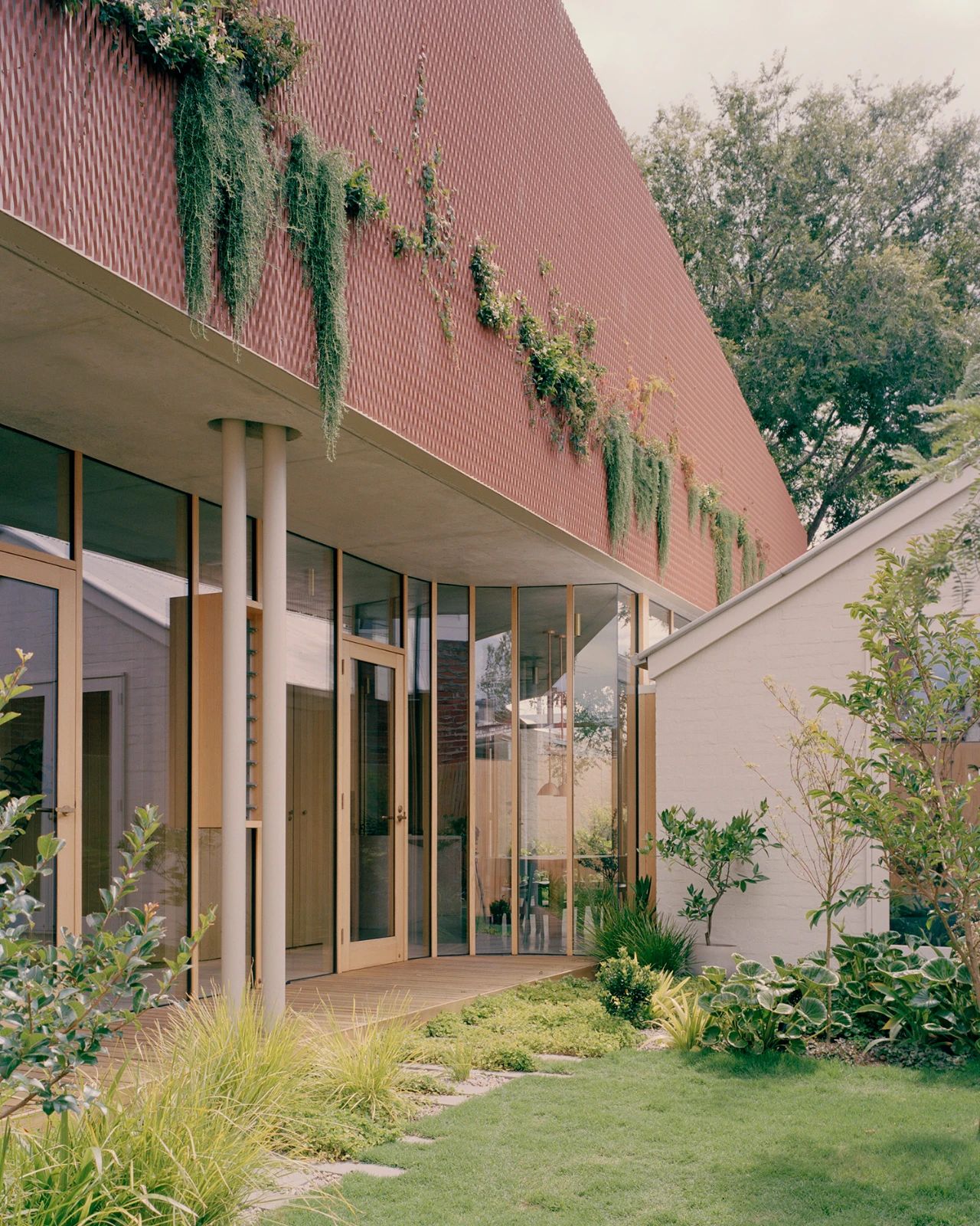 折线形屋顶房子丨澳大利亚墨尔本丨Studio Bright-44