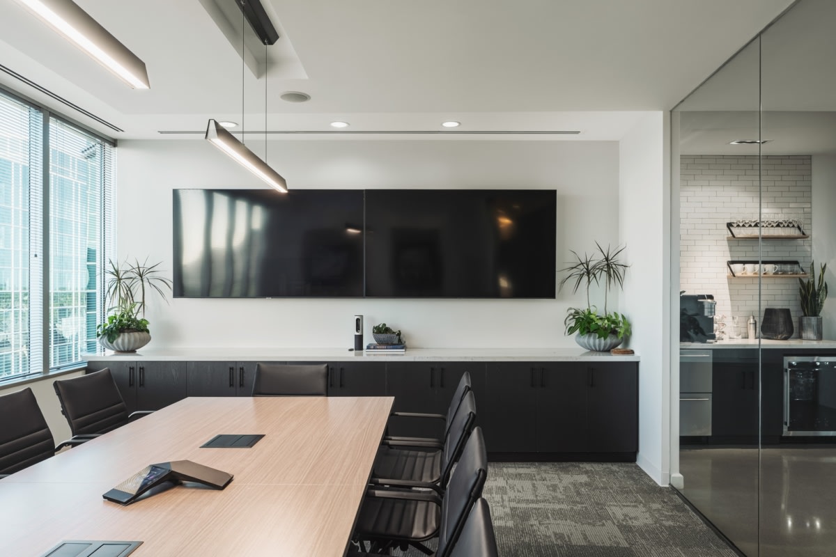 蓝色调的现代办公室设计丨美国亚利桑那丨EdgeQuarters-17