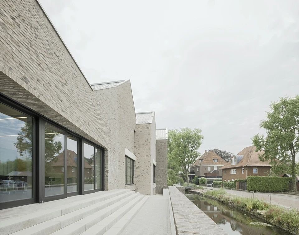 Pool Leber建筑事务所 | 理性与诗意的完美结合-21