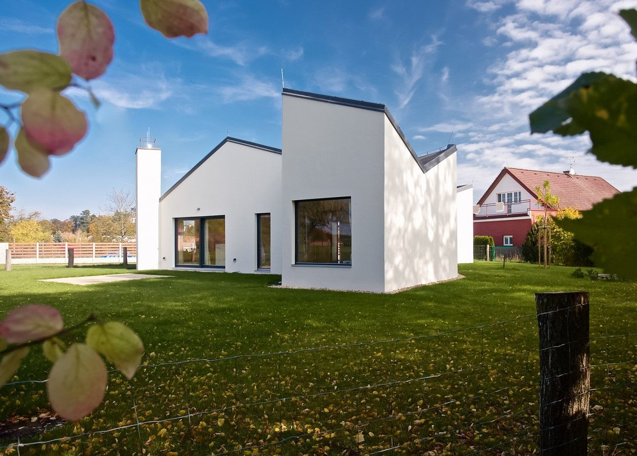 带圆形厨房的异型布局住宅丨捷克丨ZETTE工作室-0