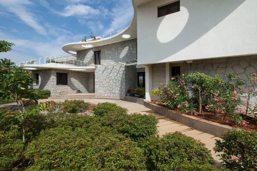 Clover Villa by Mistry Architects-2