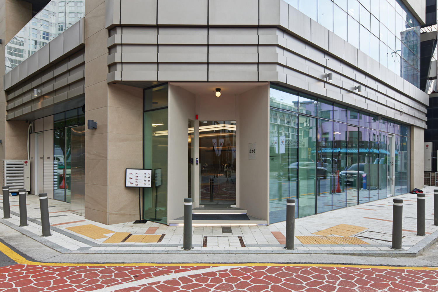 白色与木色，打造 31 平米精致小空间-2