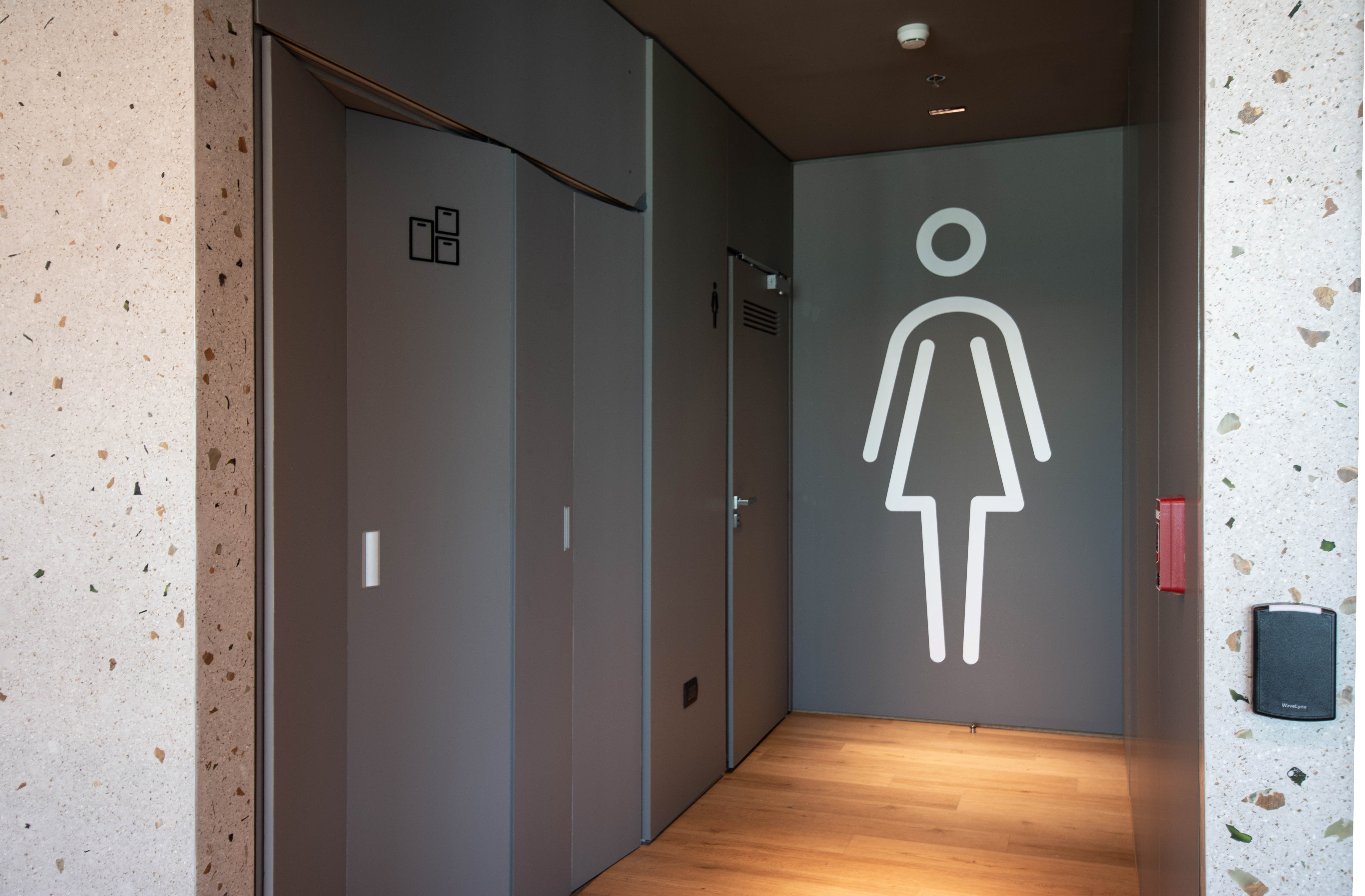 VISA 阿根廷办公室环境标识设计丨Inplace-50