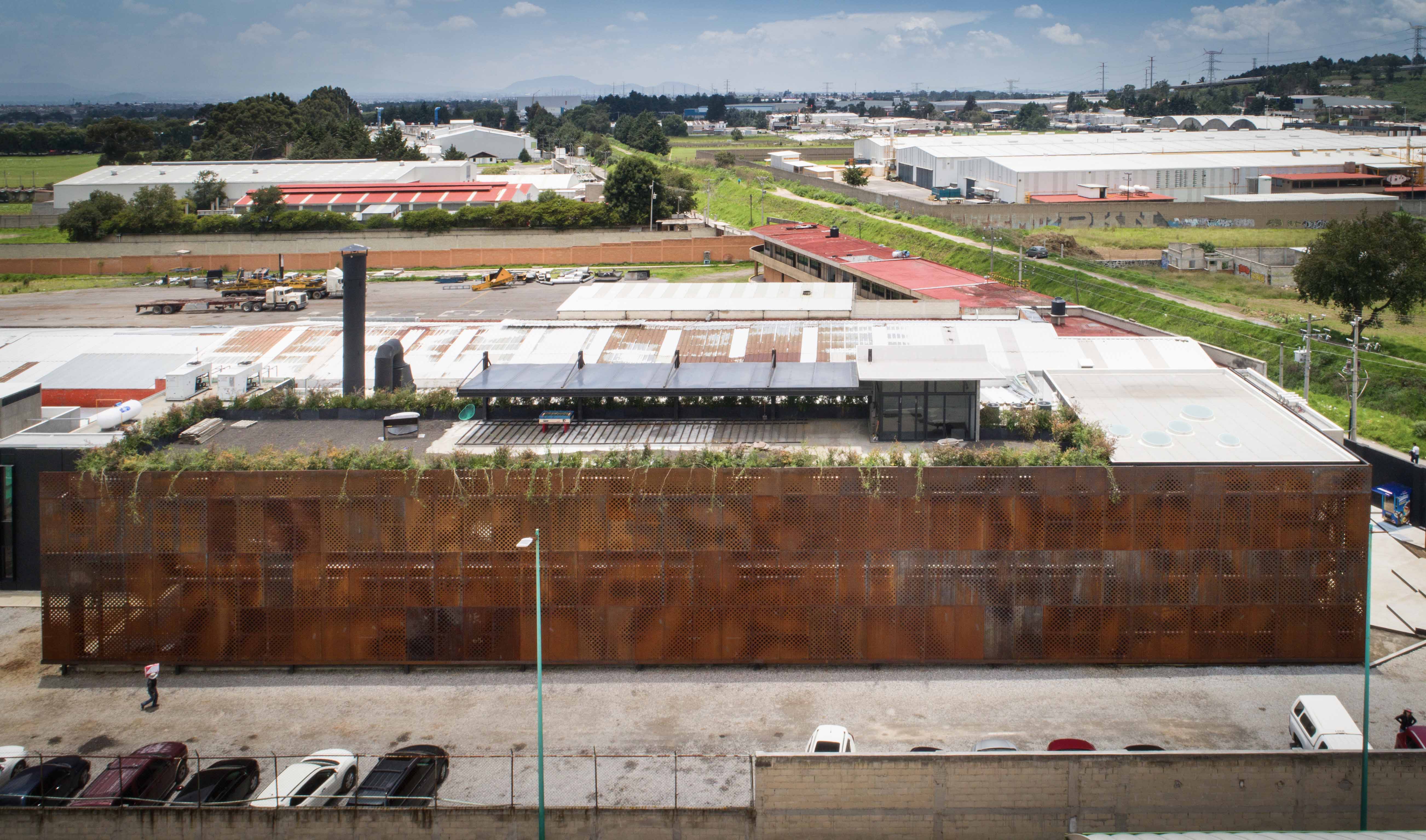 更新中的工厂-5