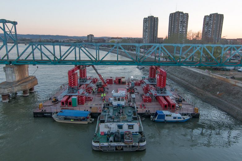 诺维萨德临时桥（博什科·佩罗舍维奇桥）拆除项目-43