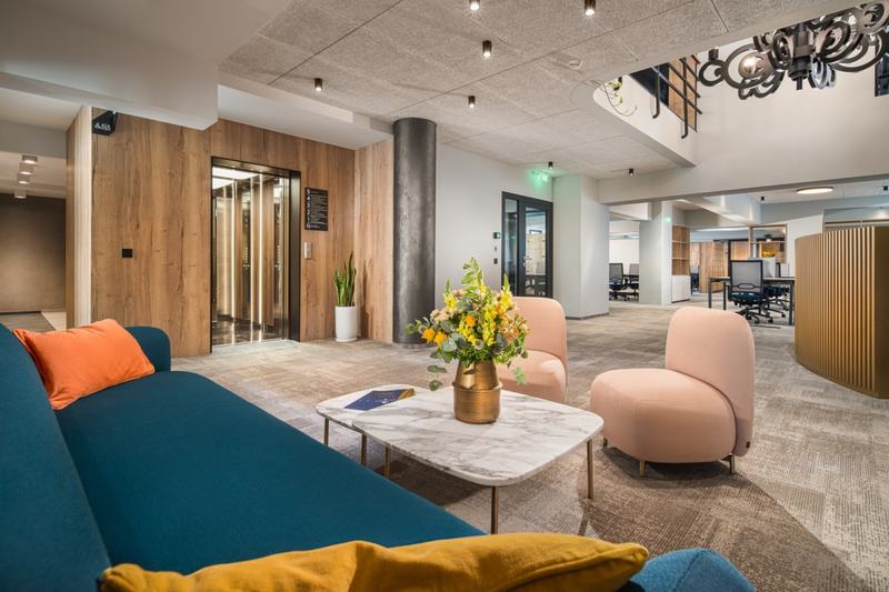 2021年最新联合办公办公室设计 - 米尚丽零售设计网 MISUNLY- 美好品牌店铺空间发现者-3