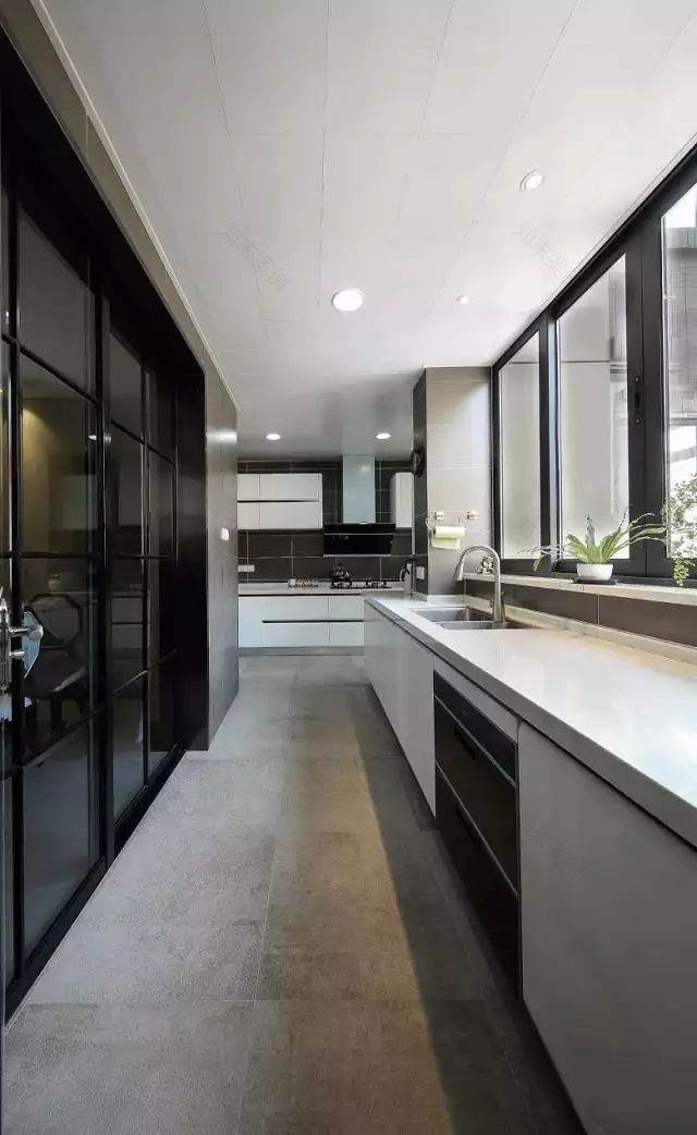 接地气!190平现代中式,花园阳台真的很漂亮!-23