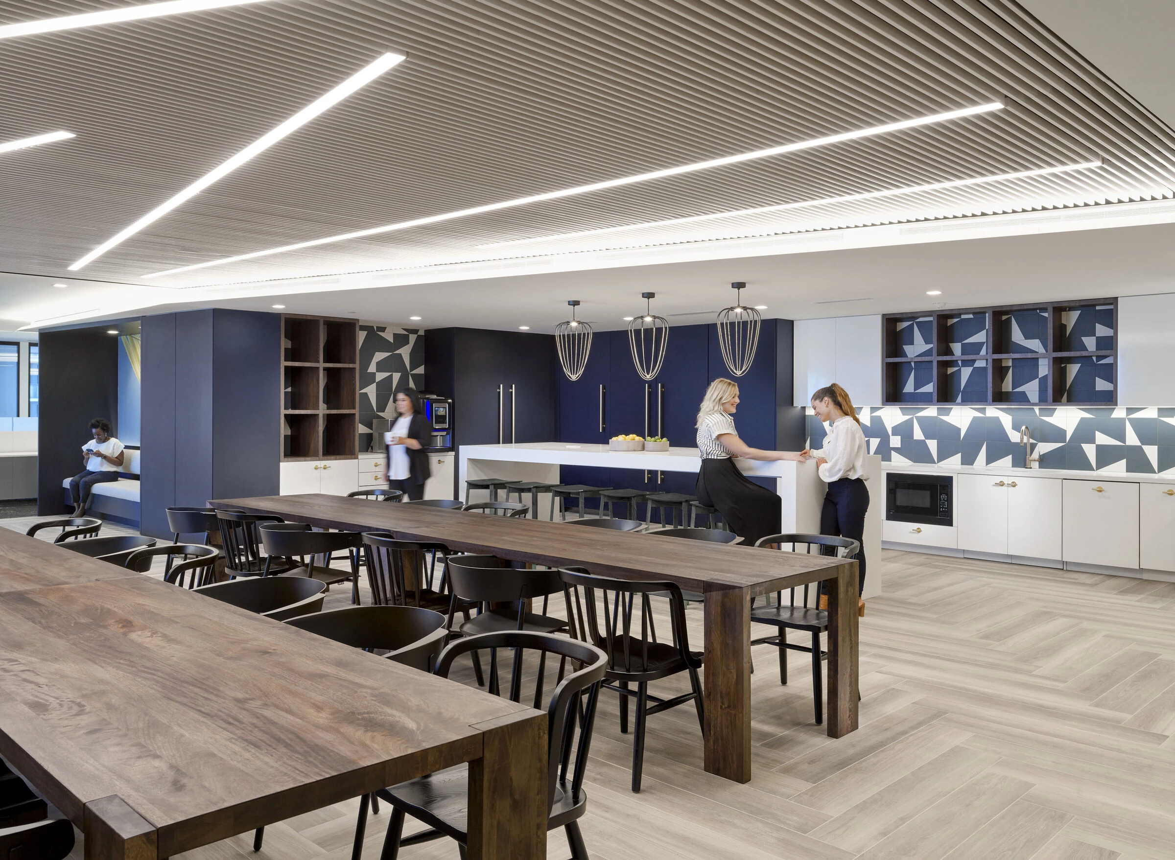 融入 Miami 文化的精致办公室设计丨美国迈阿密丨MKDA-18