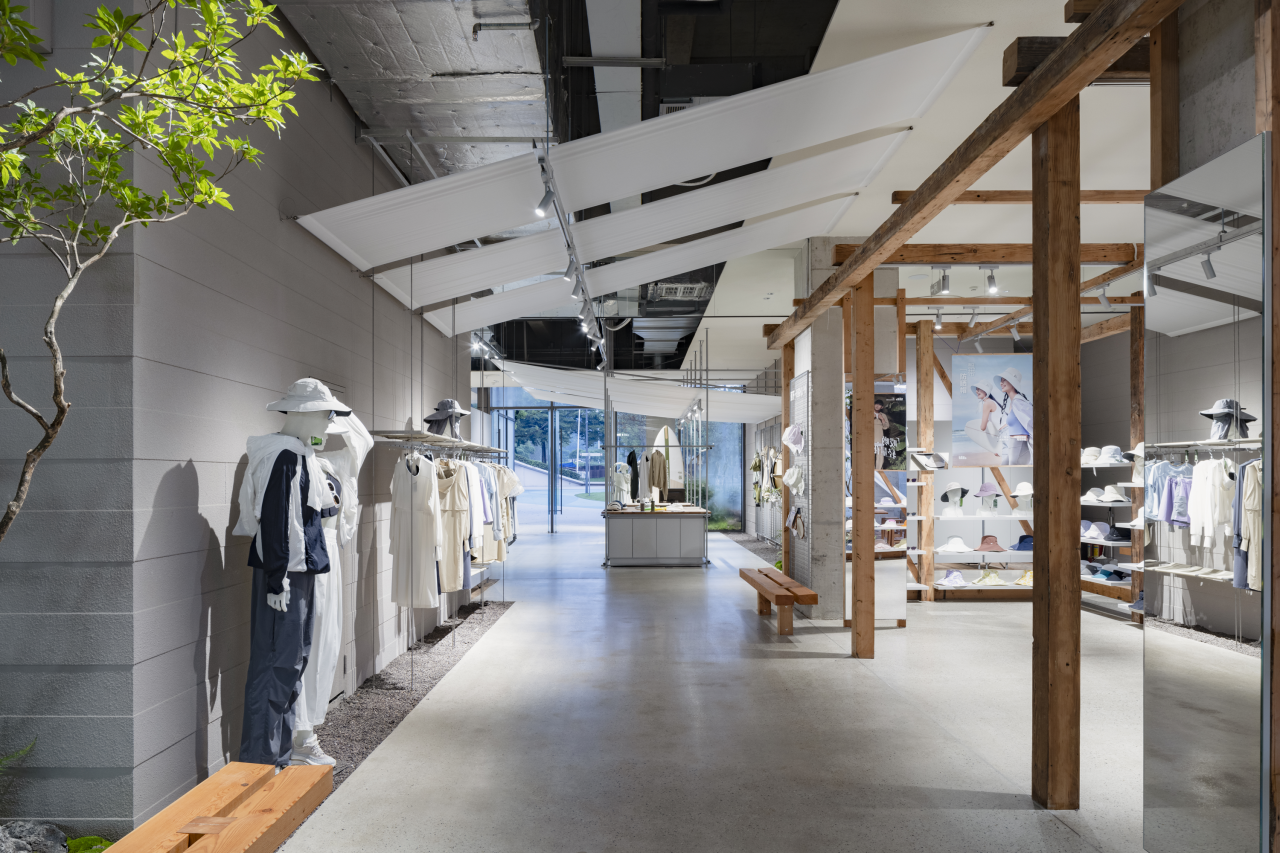 蕉下深圳大运天地轻量化户外体验店丨中国深圳丨Link Architects上海直地建筑设计工作室-57