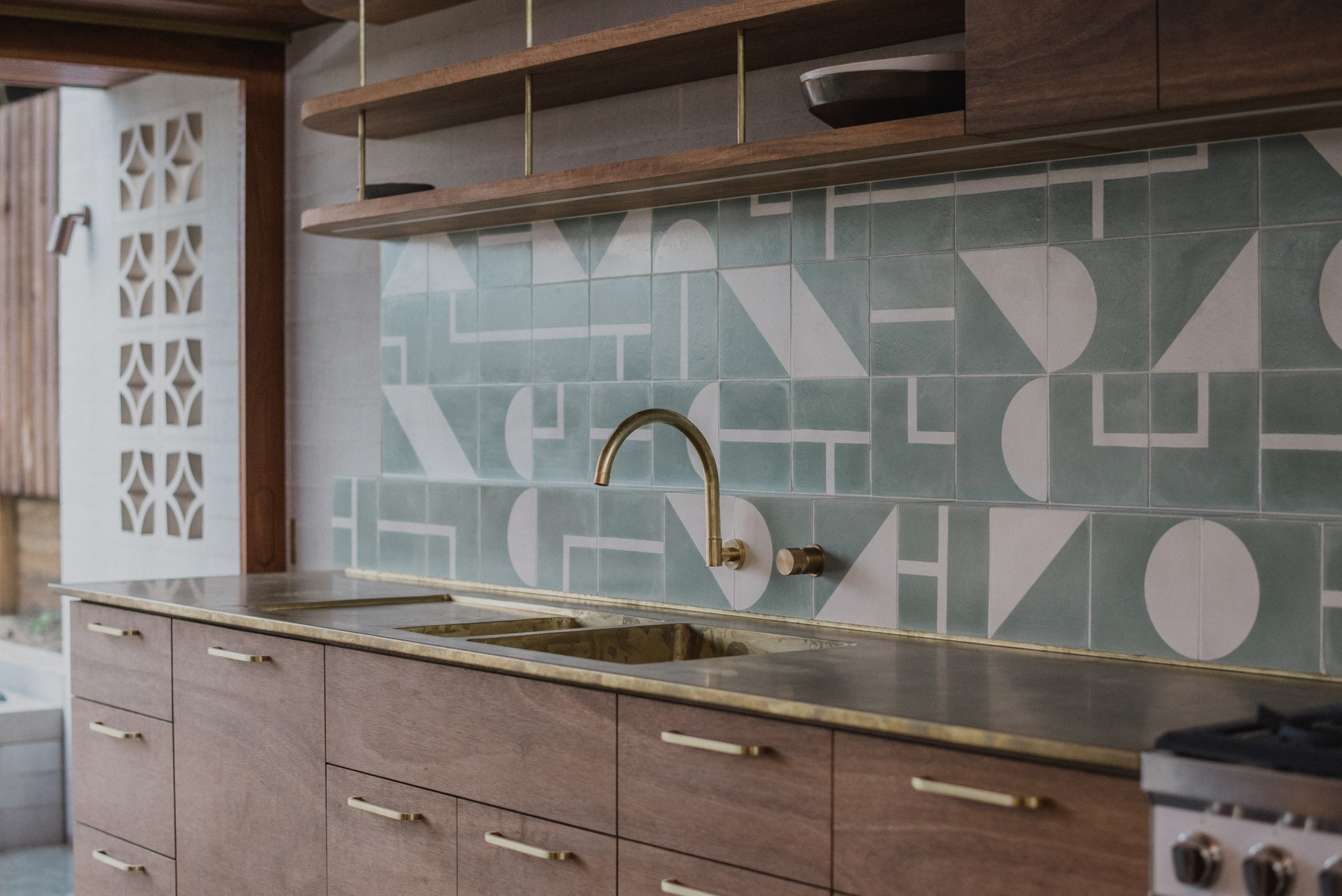 天幕屋；篷顶屋（具体可根据实际语境判断更合适的表达，这里CANOPY常见有天幕；篷顶等意思） 丨Walk North Architects-12