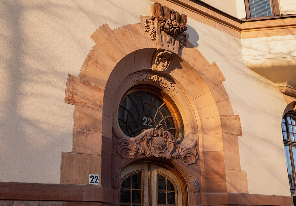 斯德哥尔摩优雅白色公寓,超大空间与精致装饰的完美结合-25