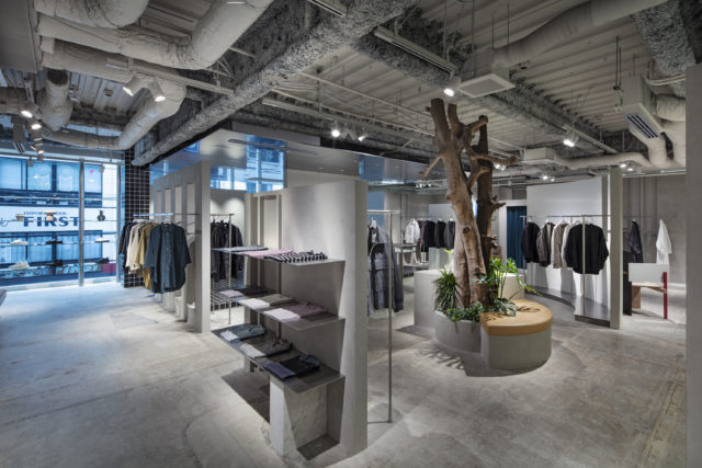 大阪特别之家

注：MAISON常见于法语，意为房屋、家宅 ，这里结合实际可能是指类似特色店铺、特别住所之类表意，SPECIAL是特别的 ，OSAKA是大阪 ，综合起来给出上述翻译，具体还需根据实际场景明确其确切含义 丨日本大阪丨AtMa inc.-24