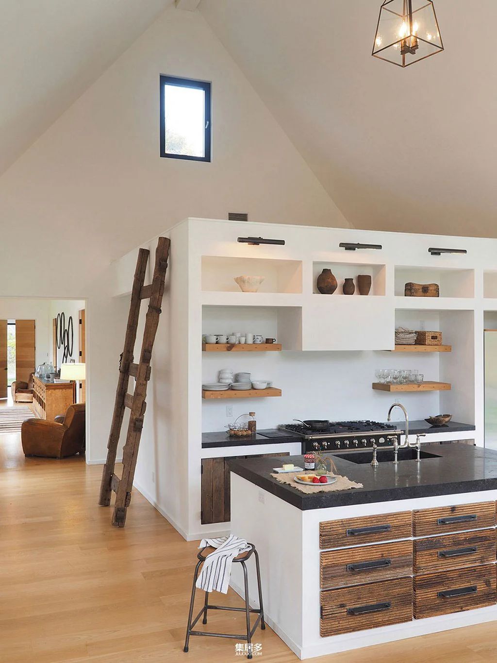 纽约州北部现代黑色小屋设计丨美国纽约-14