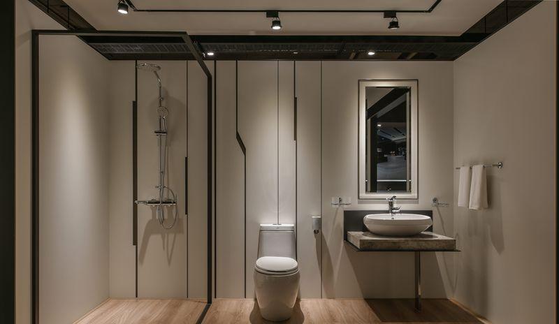 光影交织的水韵卫浴展示空间-11