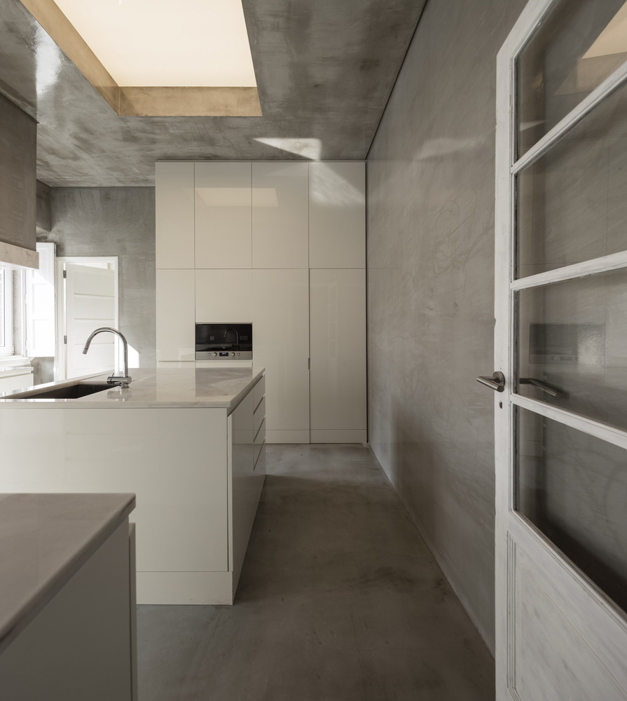 葡萄牙 Setúbal House 的现代改造丨João Tiago Aguiar Arquitectos-40