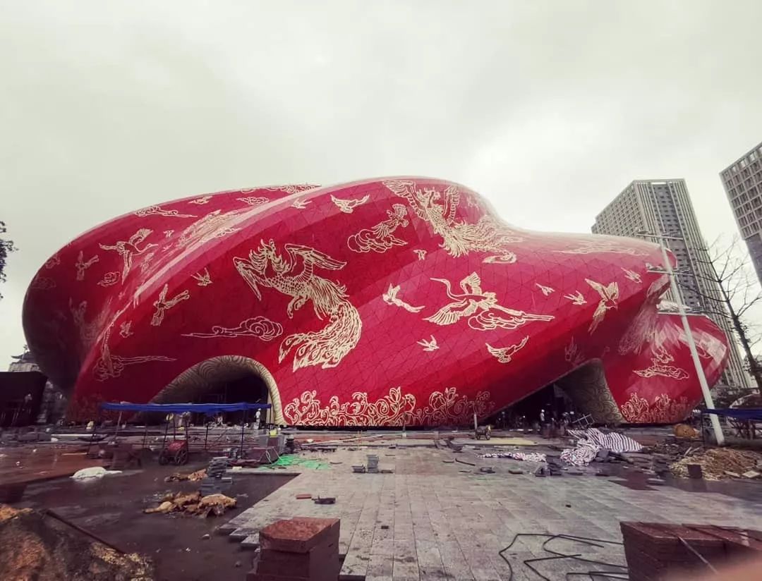 空灵无锡太湖剧院 | 竹海抽象,白柱金顶,智能算法优化结构-69