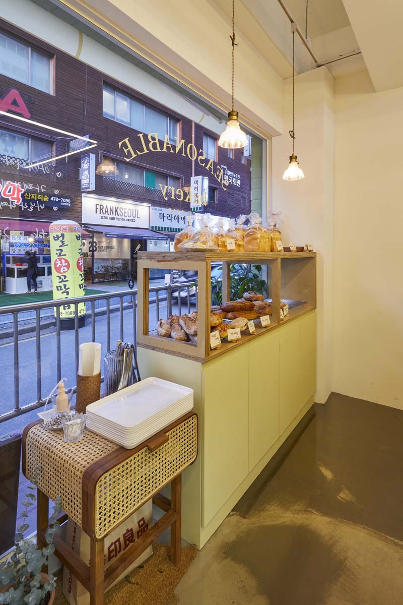 简约风格 10 平米烘焙店 设计成本低-6