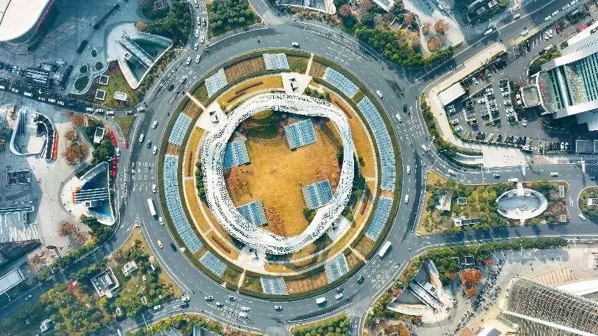 武汉光谷广场综合体 | “地下城”里开春晚-4