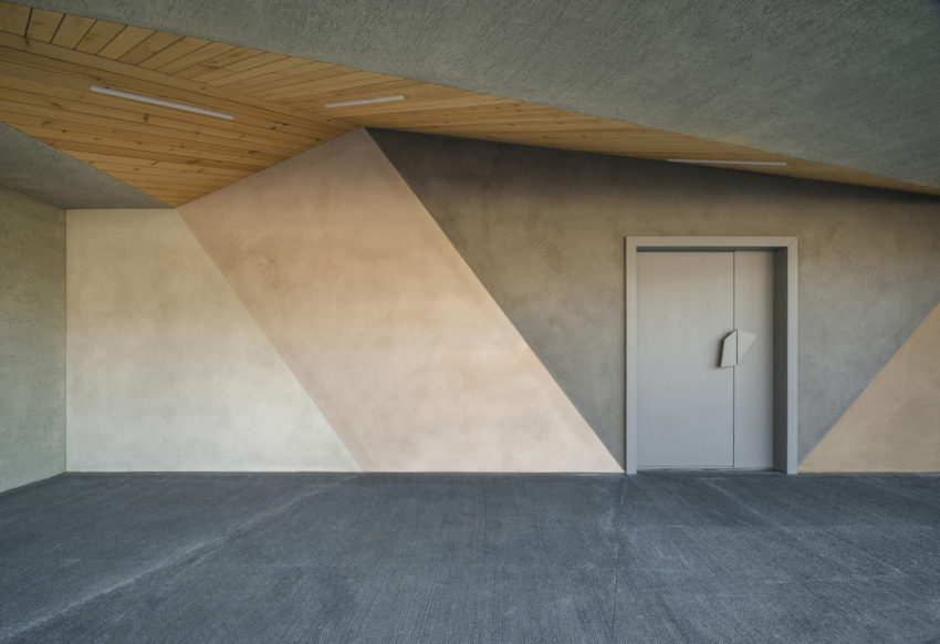 Pentagonal House on the Hill created by MoDusArchitects on a hillside in Italy 意大利一座山坡上由莫杜什建筑师在山上建造的五角形房屋-25