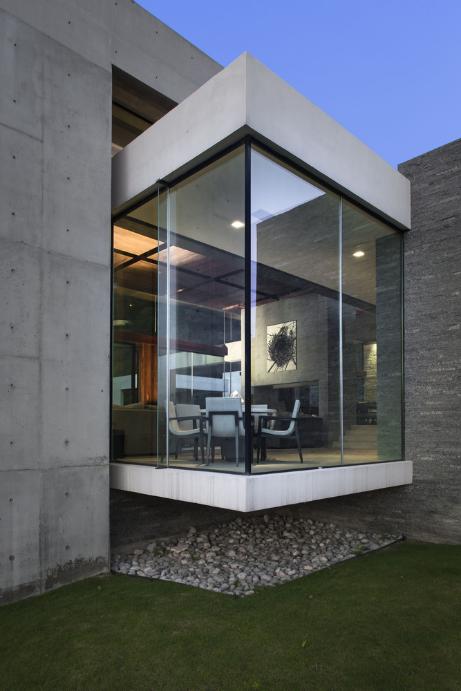 墨西哥山间混凝土住宅的透明与渗透-50