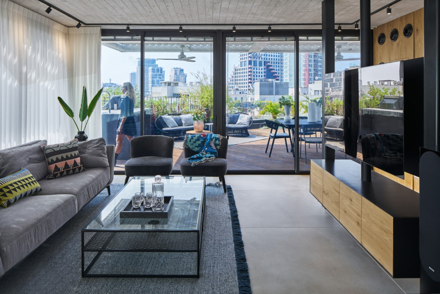 特拉维夫城市顶层公寓 Urban Penthouse In Tel-Aviv / Tzvia Kazayoff-10