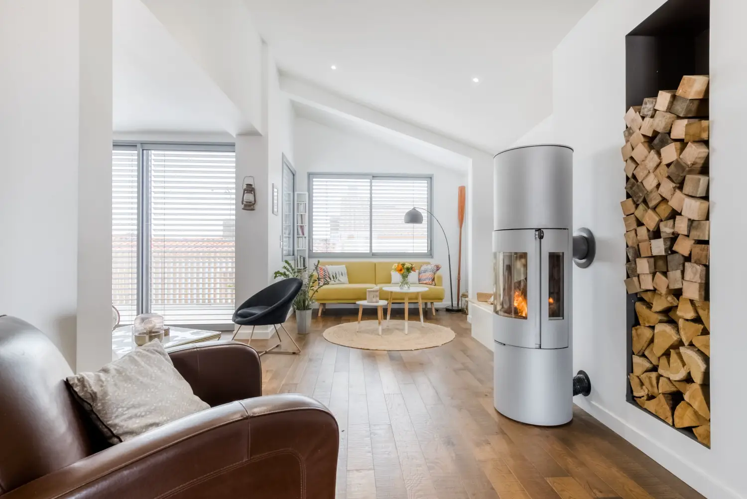 海滨城镇的屋顶阳台 | 绝美海景与创新设计-8