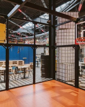波兰 Szczecin 港口风情快餐店 Foodport丨MIXD