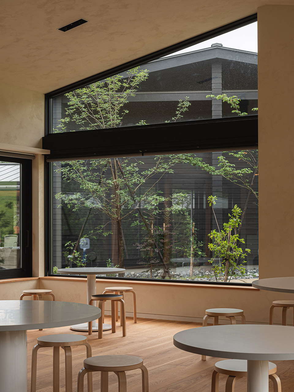 町田药师池公园“四季彩之森”游客中心丨日本-70