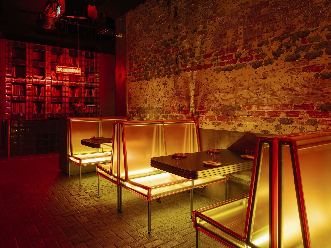 Electric Pawn Shop · 复古未来主义酒吧设计丨Accent Design Group-19