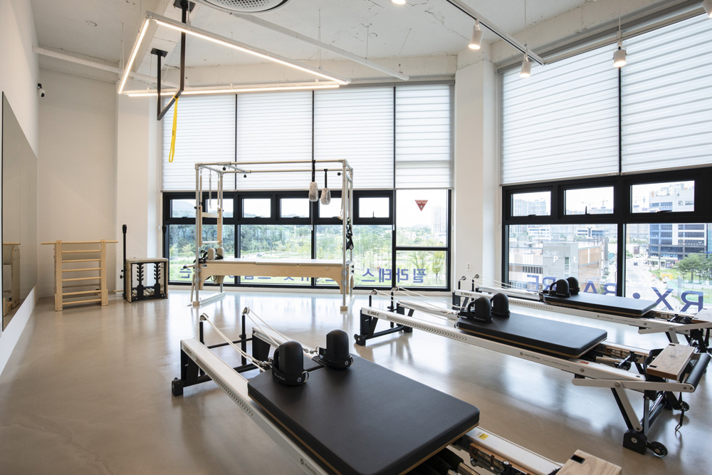 20 平米现代简约家居，SOLID 打造时尚精致空间-6