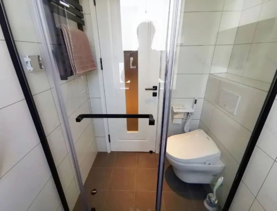 90㎡程序员家居,设备柜、地台、咖啡吧一应俱全-103