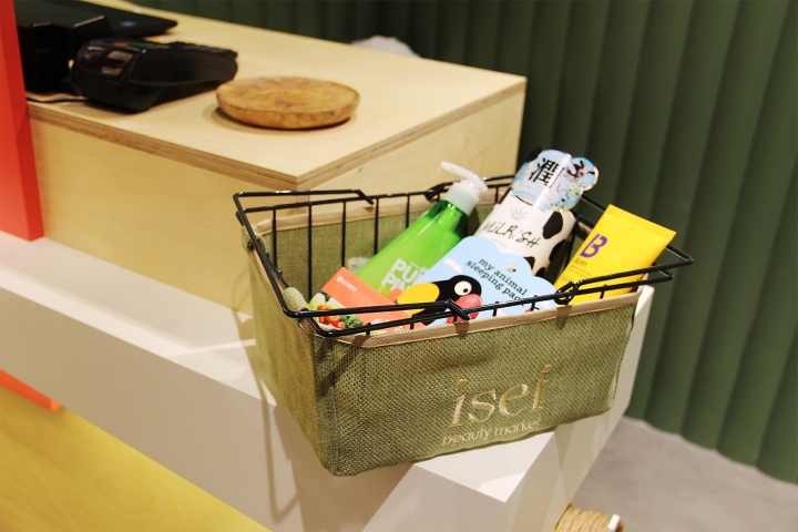 乌克兰 ISEI 美容店_自然氛围中的亚洲风格-18