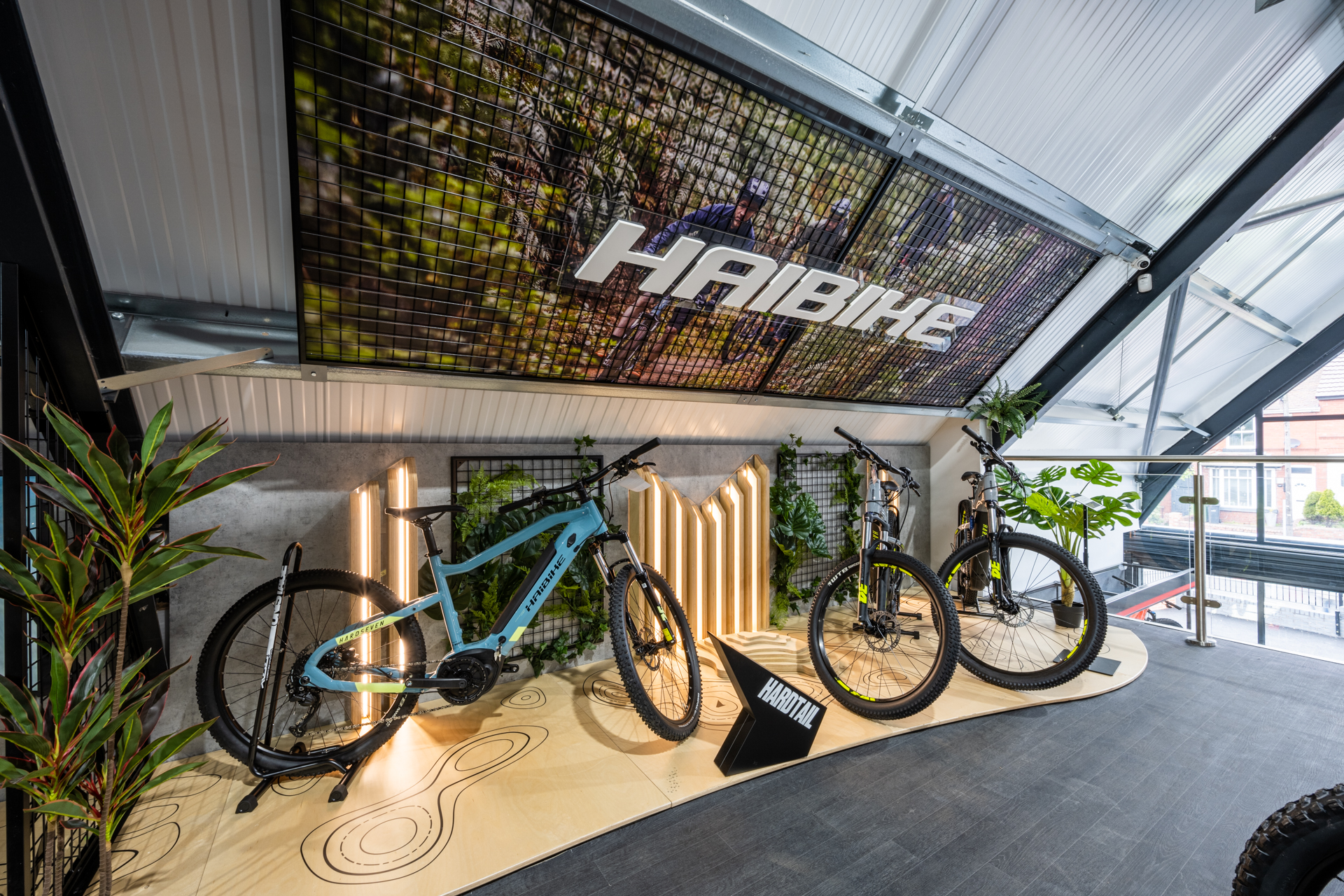 英伦高端自行车品牌 Haibike 的工业奢华零售体验丨英国丨Design4Retail-10