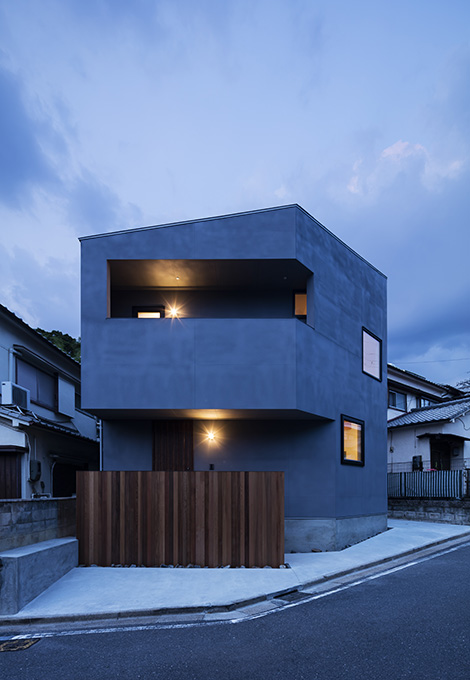 嗨，H 号房屋

说明：由于House HI含义不太清晰，HI可能是房屋编号之类的，如果HI有特殊含义请提供更多背景信息这里按照常规推测HI可能代表编号并给出一种翻译 丨日本大阪丨大阪【HAMADA DESIGN】-41