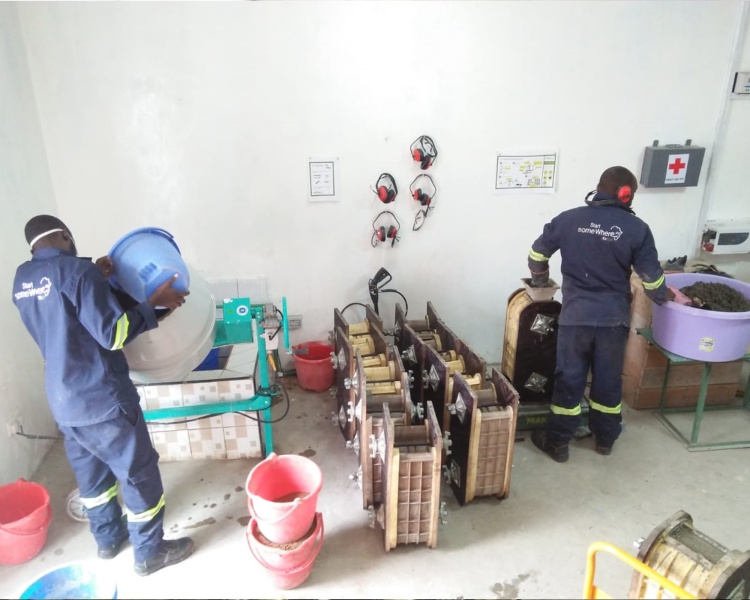 肯尼亚内罗毕前流浪男孩孤儿院丨Start Somewhere-78