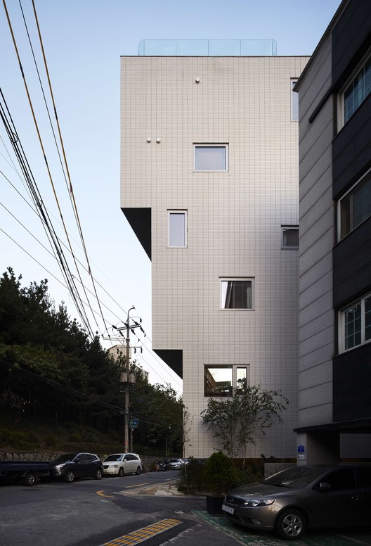 三角形的空间魔法 · 首尔延南地区建筑改造-20